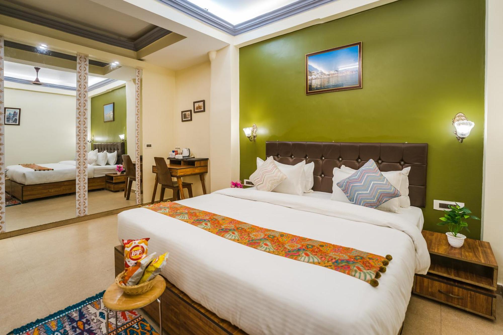Tripli Hotels Silver Shine Benares Buitenkant foto