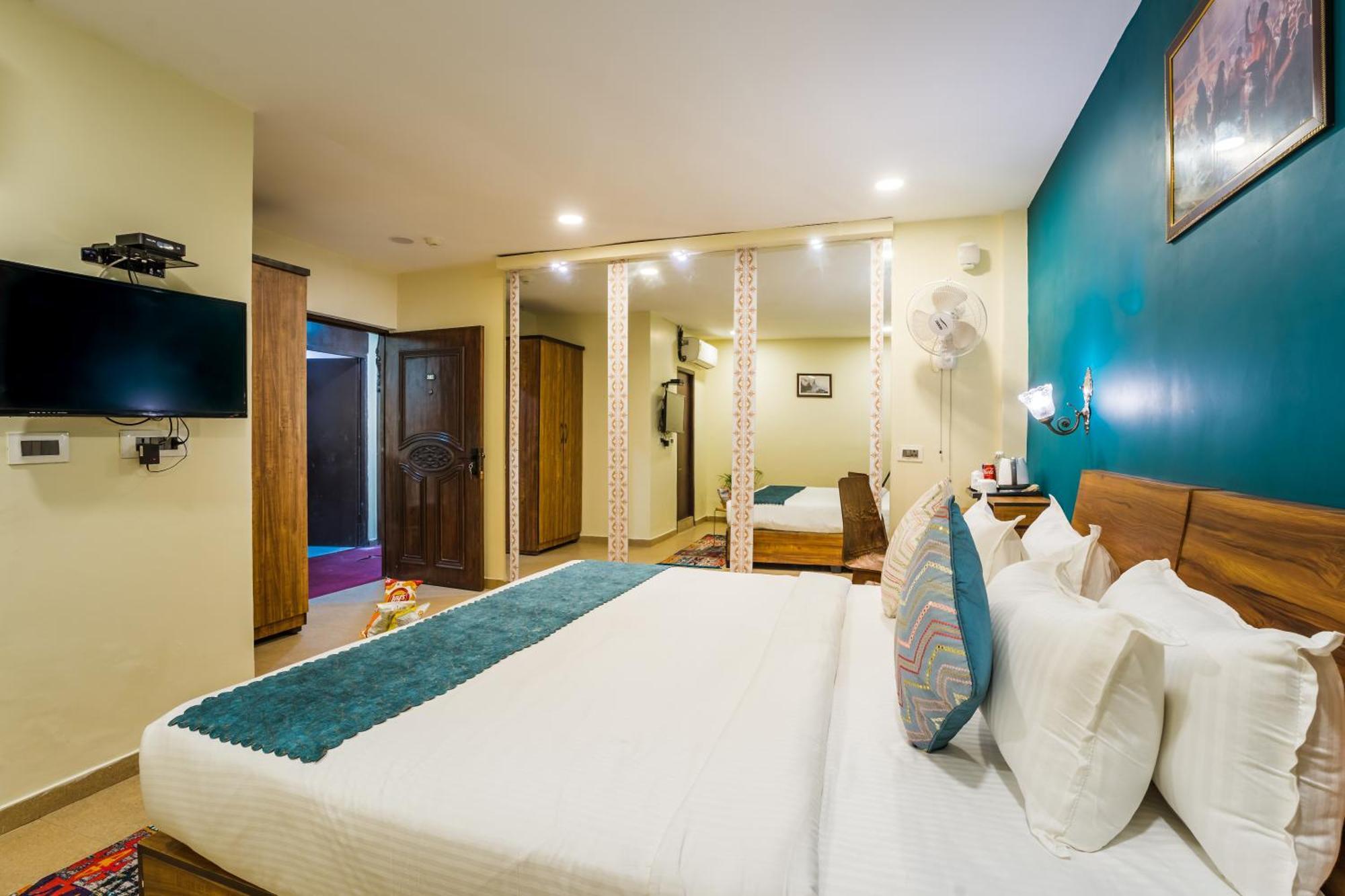 Tripli Hotels Silver Shine Benares Buitenkant foto