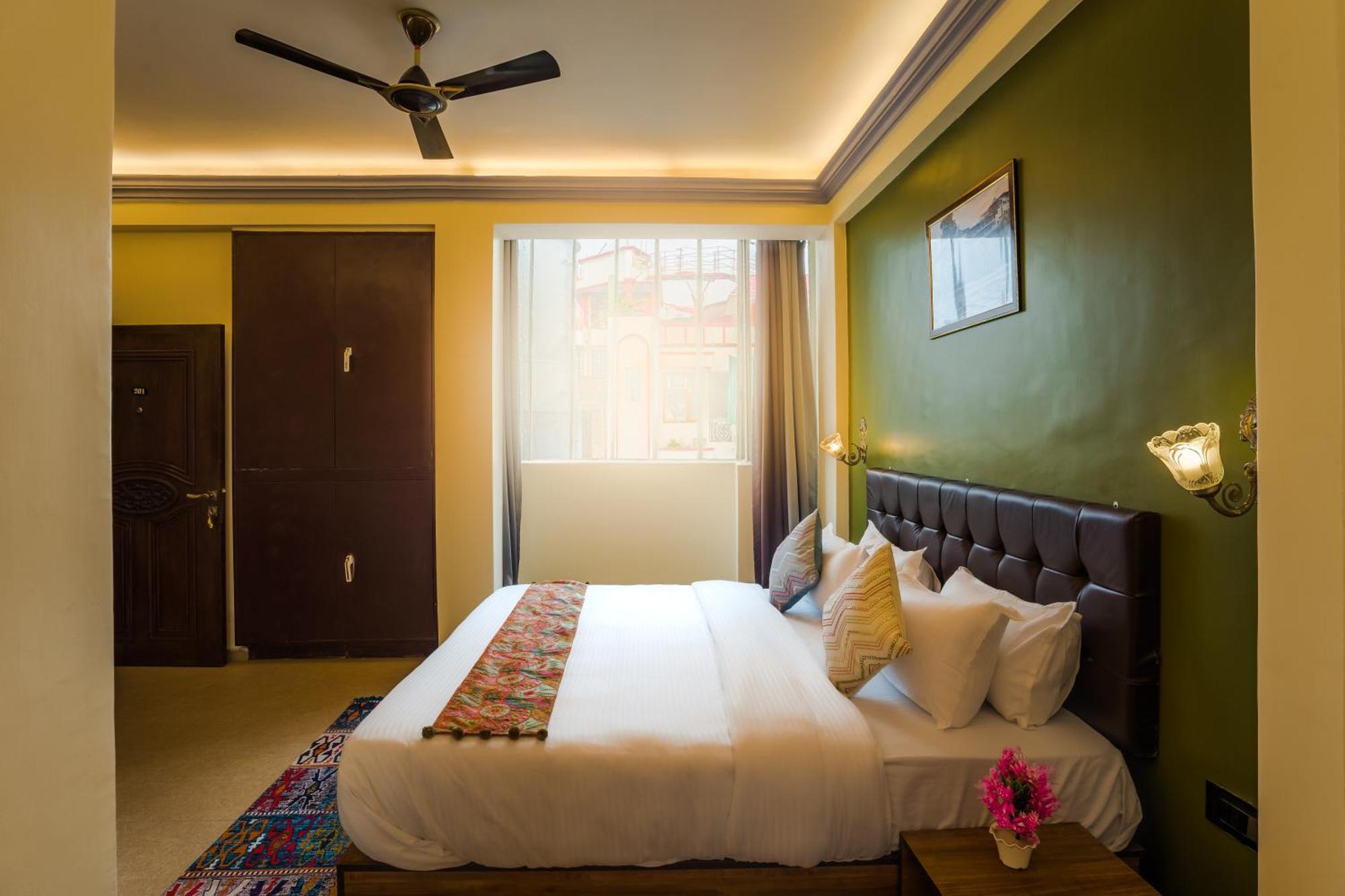Tripli Hotels Silver Shine Benares Buitenkant foto