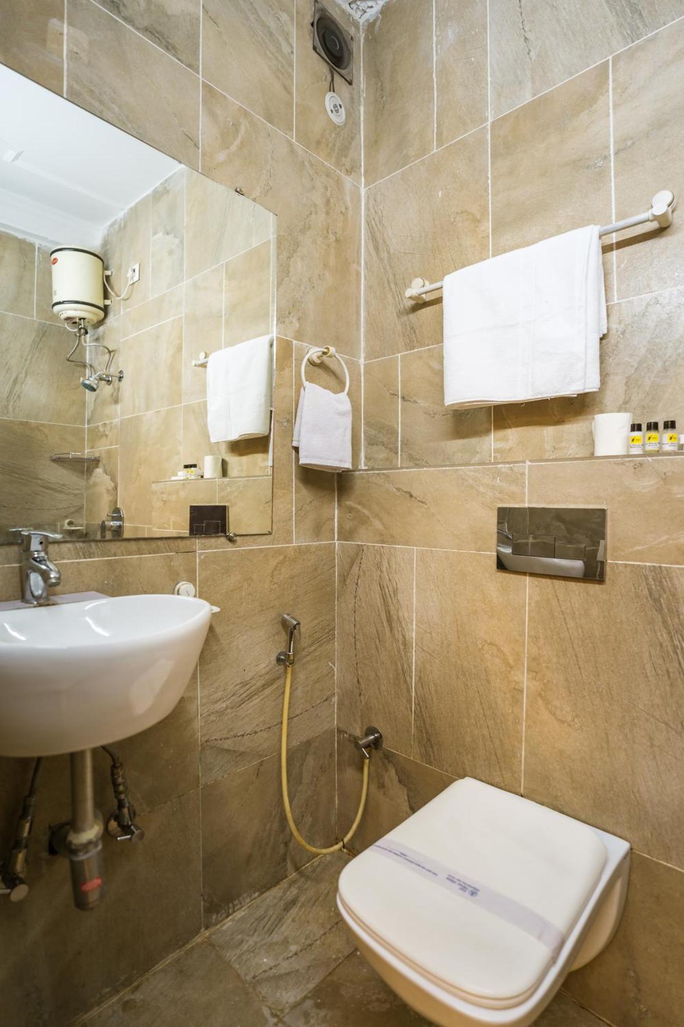 Tripli Hotels Silver Shine Benares Buitenkant foto