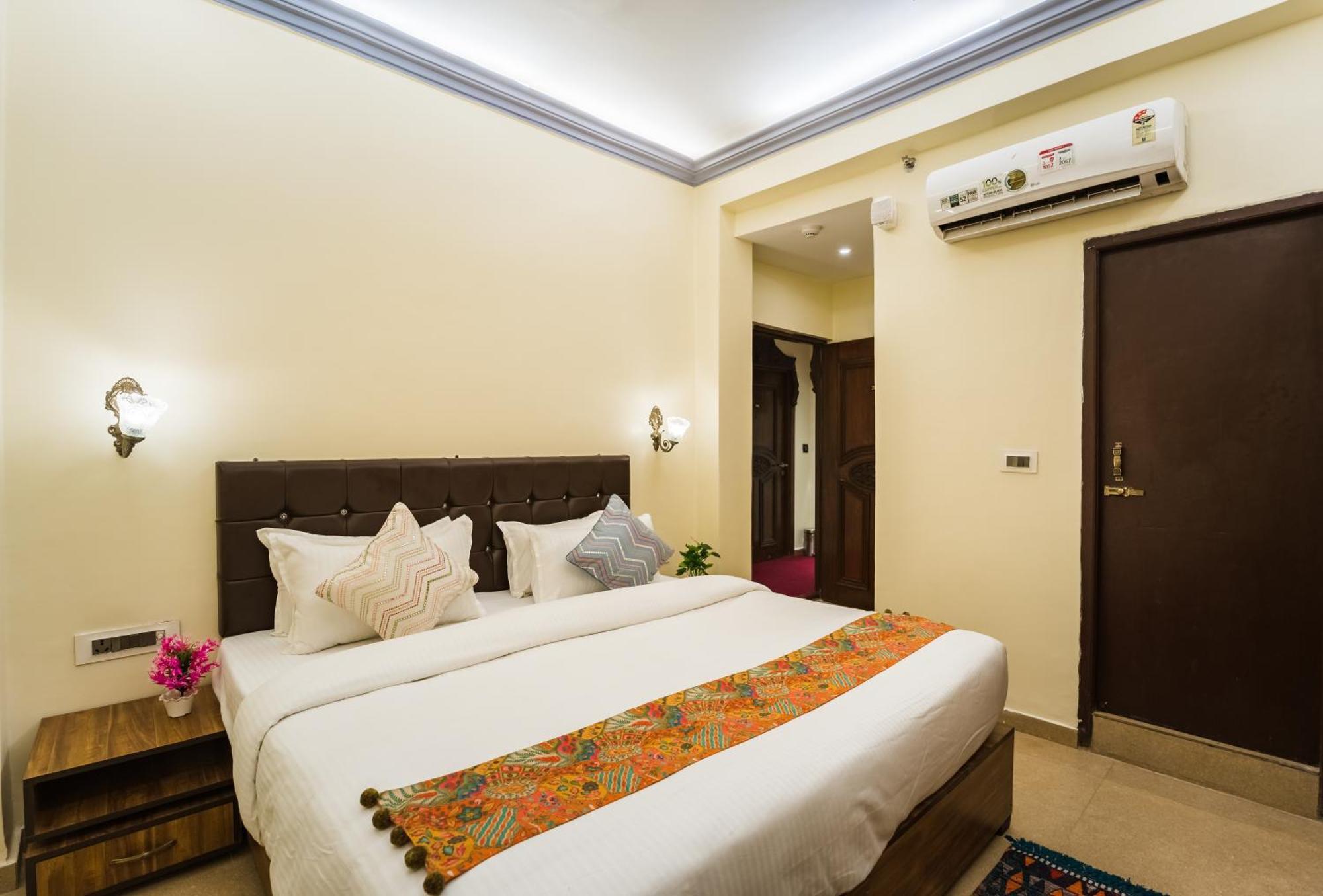 Tripli Hotels Silver Shine Benares Buitenkant foto