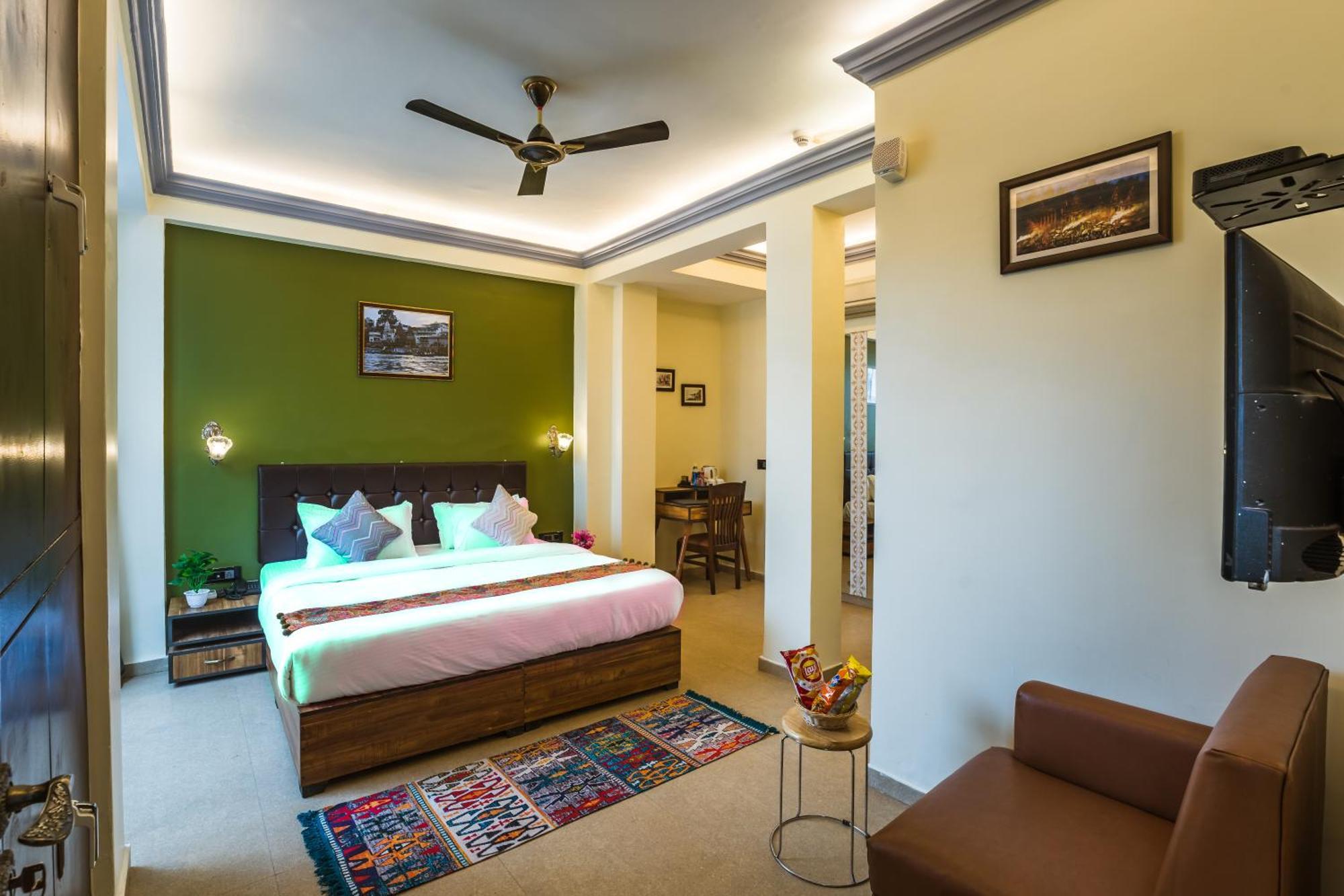 Tripli Hotels Silver Shine Benares Buitenkant foto