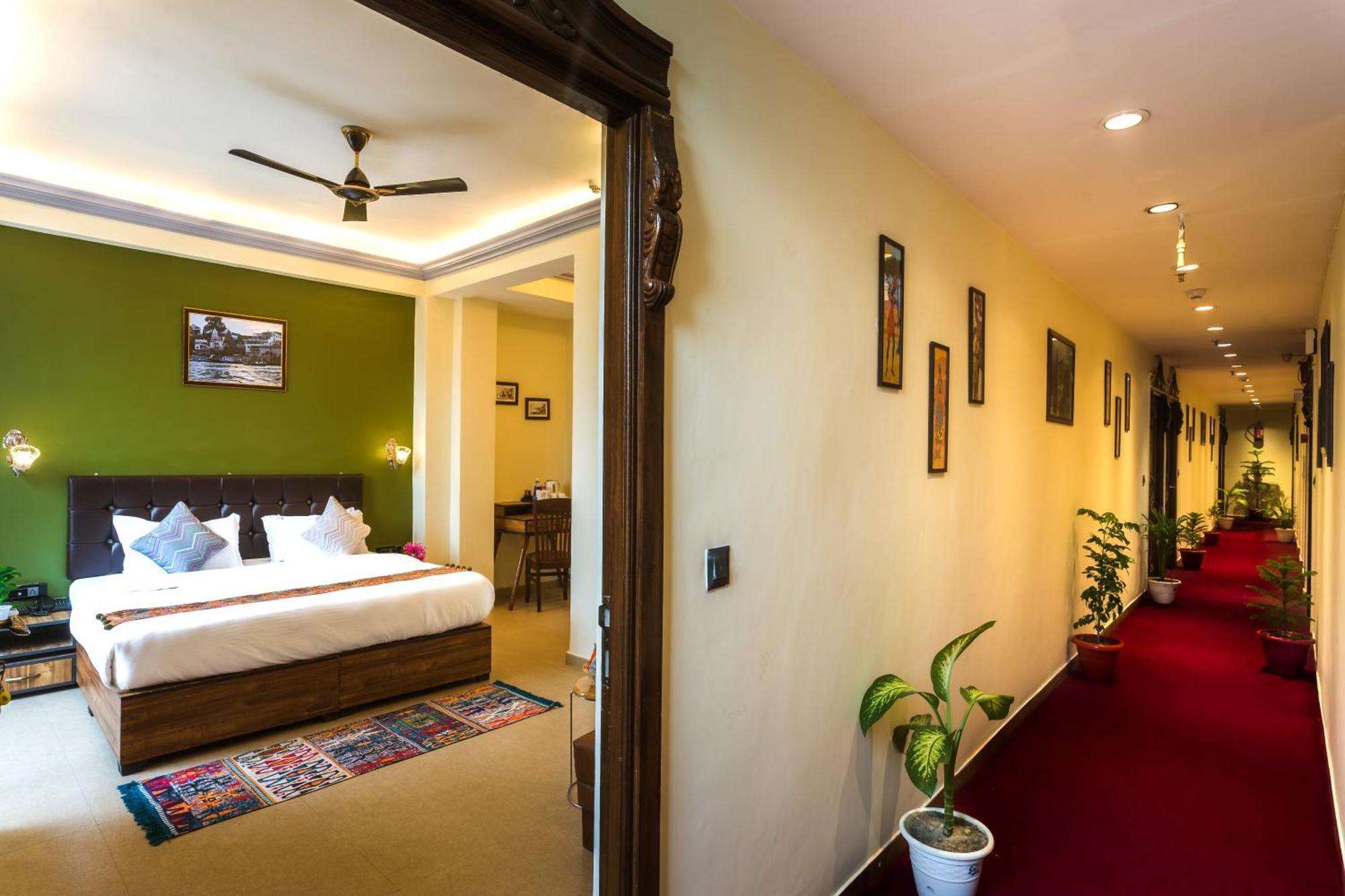 Tripli Hotels Silver Shine Benares Buitenkant foto