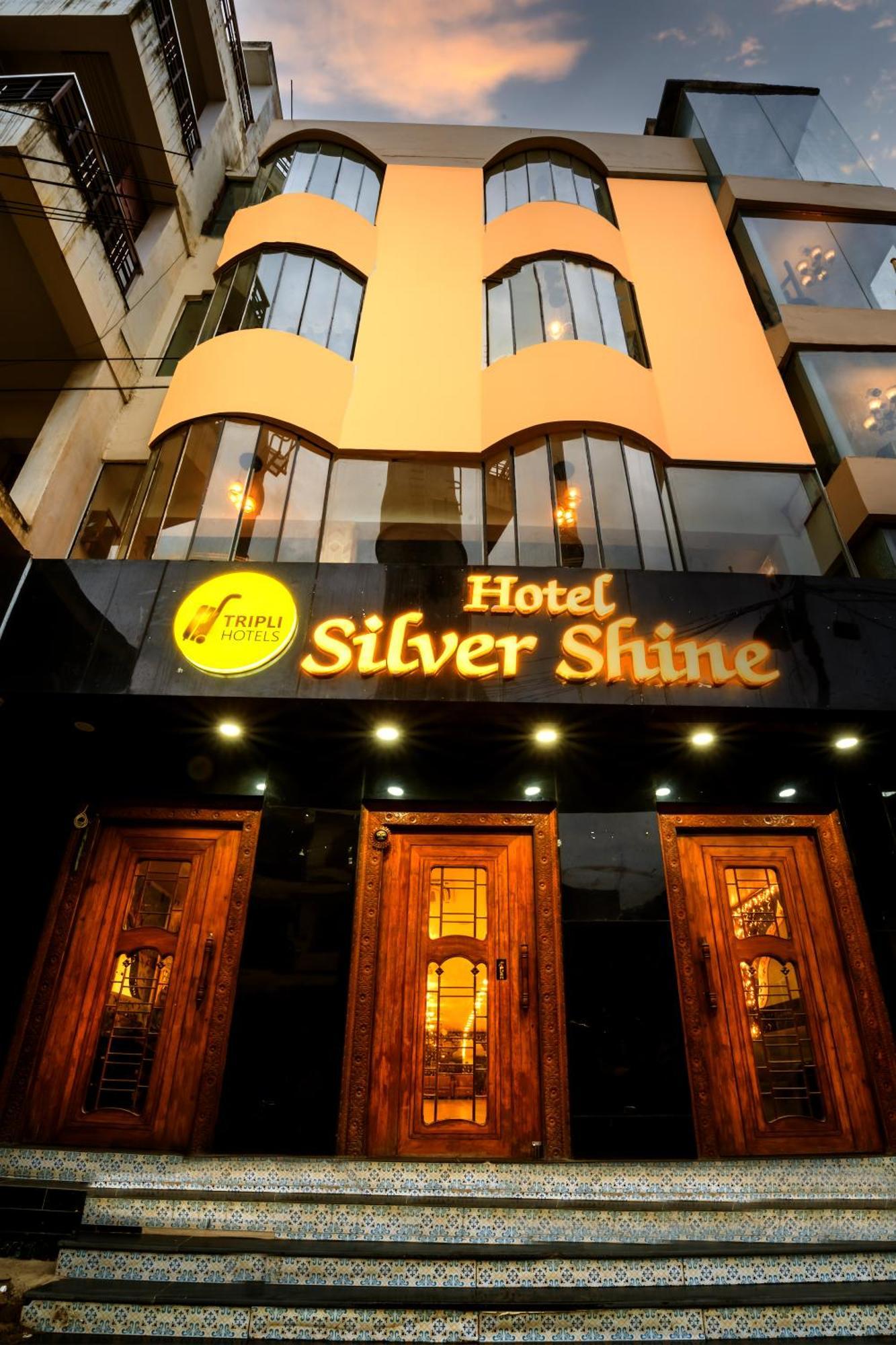 Tripli Hotels Silver Shine Benares Buitenkant foto